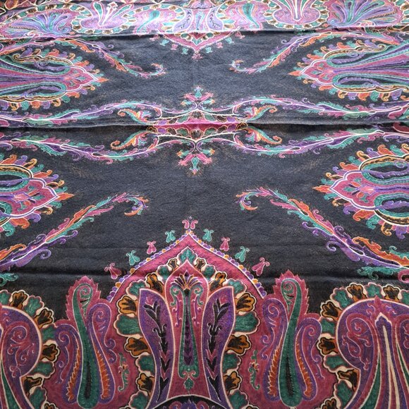 FENDI Luxurious Rare VTG Logo Wool Shawl India Pattern Scarf Large Square 53in - Picture 4 of 11